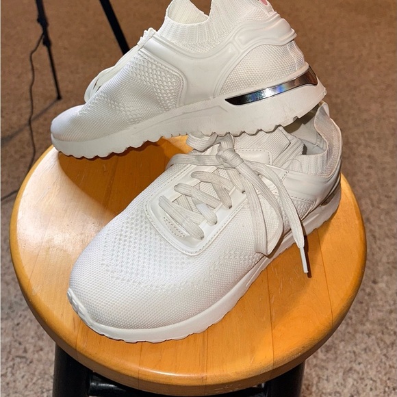 Livi Women’s White Sneakers 9w - Picture 3 of 9